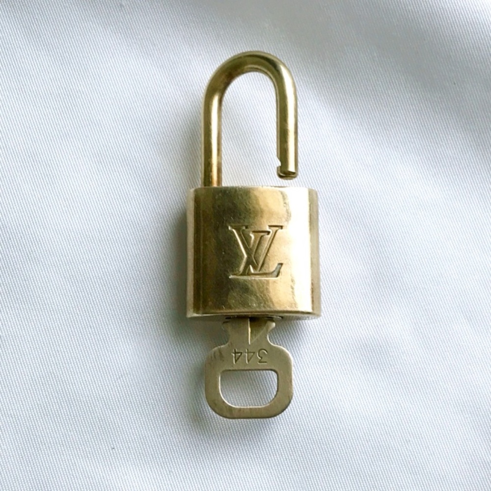Louis Vuitton Lock & Key 344